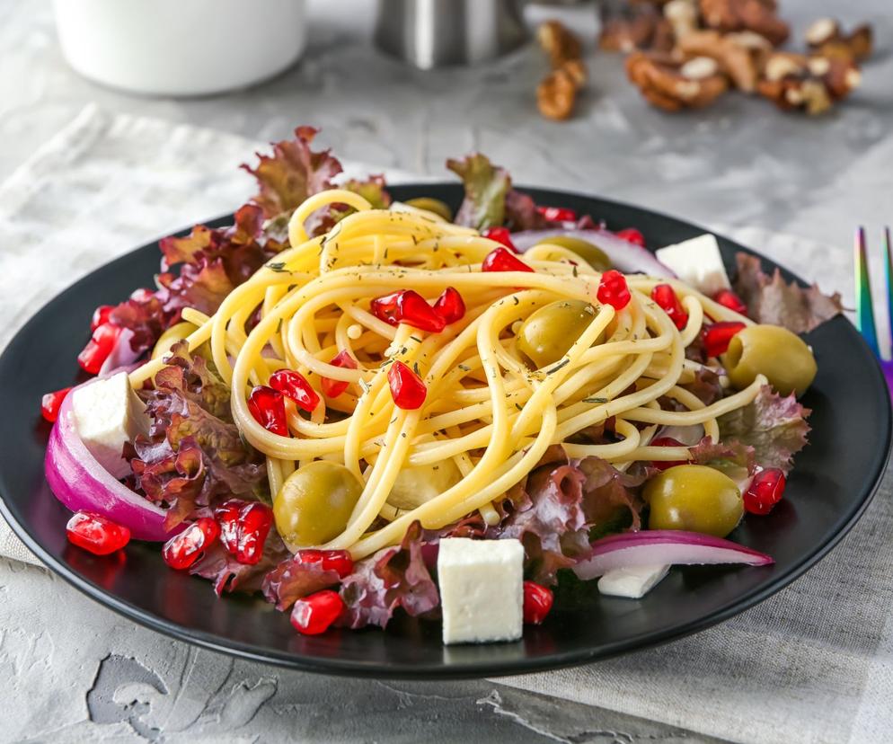 Makaron z boczniakami i granatem