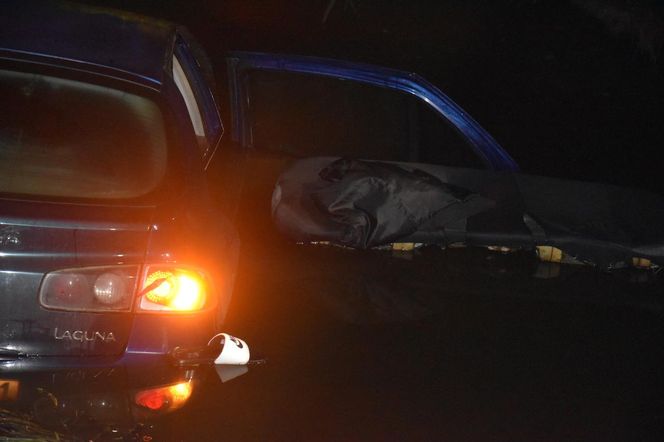 Auto wjechało do Obry