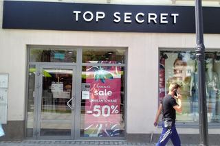 W ubraniach tych marek chodziły miliony osób. Co się z nimi stało? Definitywnie zniknęły z Polski?