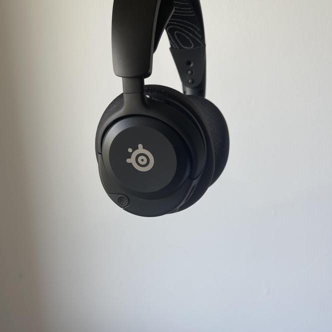 SteelSeries Arctis Nova 5