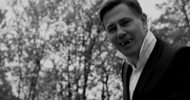 Sekret młodości Krzysztofa Ibisza! Jest wampirem!