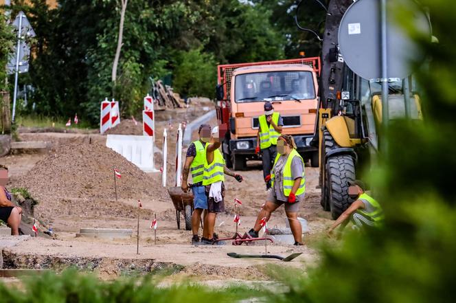 Kierowcy tkwią w korkach, robotnicy się śmieją. Sielankowy nastrój podczas remontu