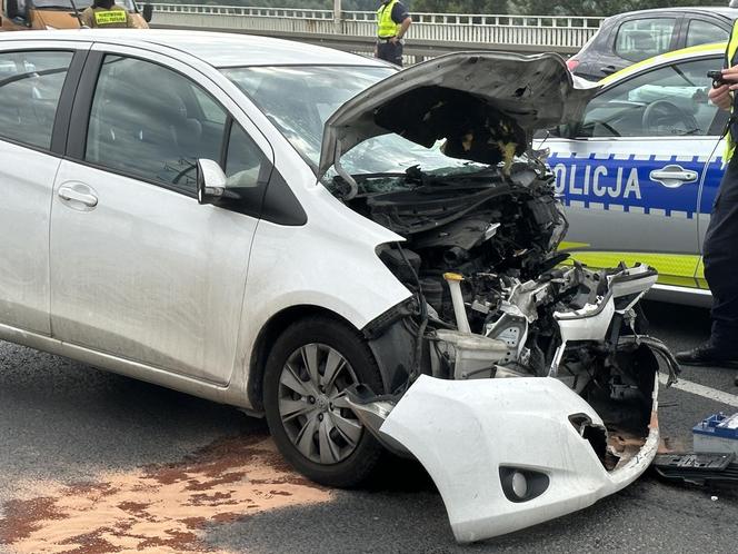 Roztrzaskane auta, kierowca w kajdankach. Co się stało na moście Gdańskim?