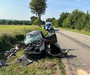 Poważny wypadek w Warmińsko-Mazurskiem. Dwie osoby ranne