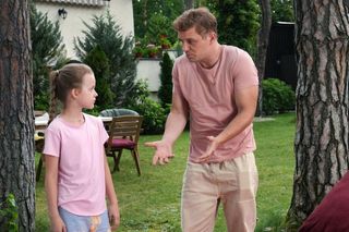 Barwy szczęścia odc. 3092. Marysia (Nina Szumowska), Hubert (Marek Molak)