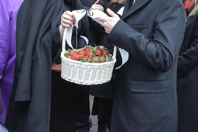 Królikowscy dostali kosz truskawek od Magdy Schejbal na pogrzebie