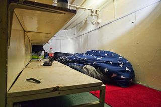 Rozbiórka nielegalnej budki przy ul. Bitwy Warszawskiej 1920 r. w Warszawie