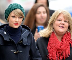 Kim jest mama Taylor Swift? 5 faktów o Andrei Swift, których nie znaliście