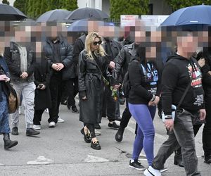 Magdalena Narożna pożegnała DJ Hazela. Cała we łzach pojawiła się na pogrzebie przyjaciela [ZDJĘCIA]