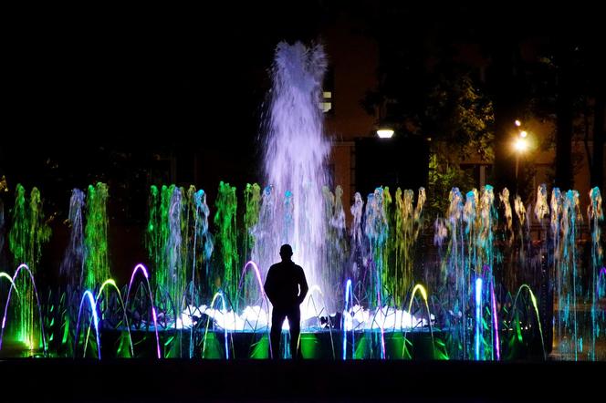 Pokazy fontanny na Placu Litewskim w Lublinie. Harmonogram na lipiec 2022