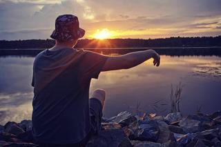 Makabryczne nagranie, jak Ravgor spada z 12. piętra, trafiło do sieci. 35-letni Rafał Górecki walczył depresją