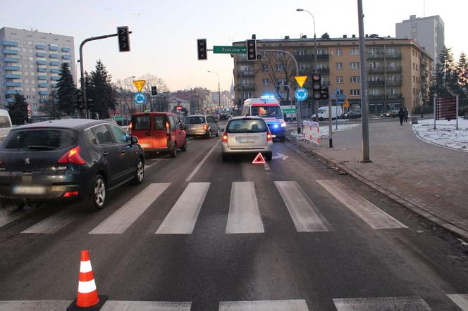 Potrącenie pieszego na oznakowanym przejściu w centrum Tarnowa