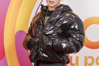 Dramat rodziny Skolima. Mężczyzna wtargnął na jego posesję i mu groził. Ucierpiała także babcia muzyka 