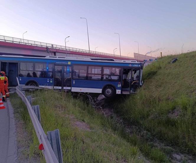 Kierowca autobusu MPK zginął po zderzeniu z innym autobusem