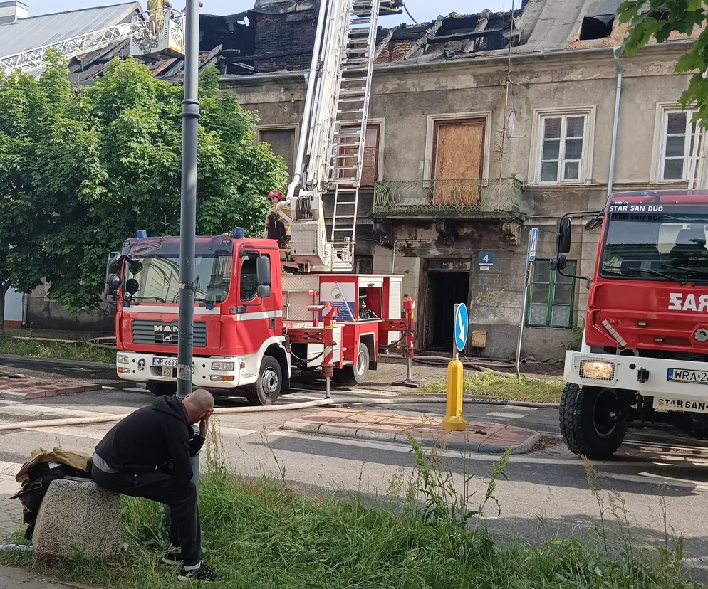 9 osób ewakuowanych po pożarze kamienicy na ul. Reja w Radomiu [AKTUALIZACJA]
