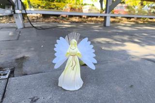 Wypadek na Woronicza. Na przystanku zapłonęły znicze