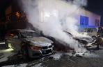 Pożar trzech samochodów w Toruniu. Nocna akcja strażaków