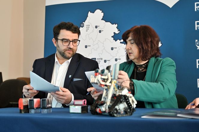 Robotyka wchodzi do powiatowej szkoły