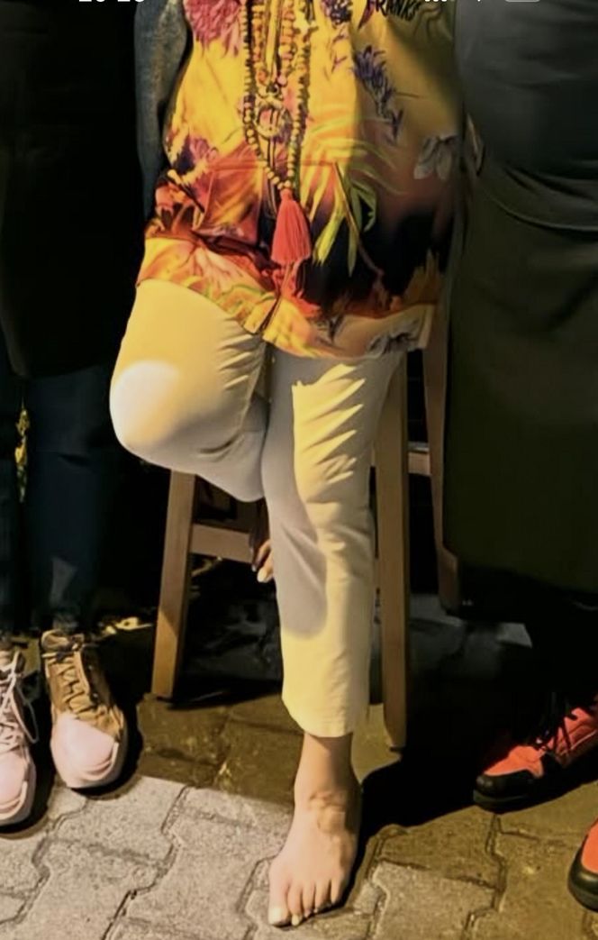 Magda Gessler w luksusowych sandałach ukrywa haluksy