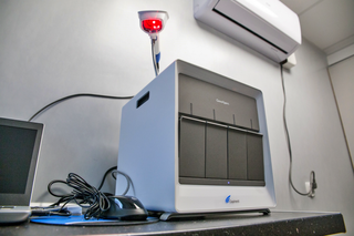 Testy na koronawirusa w szpitalu w Chorzowie. Dotarł specjalistyczny sprzęt!