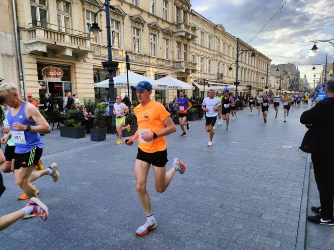 Rossmann Run 2025. Tłumy biegaczy wzięły udział w biegu ulicą Piotrkowską