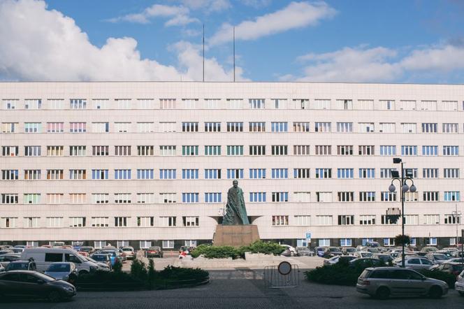 Budynek przy pl. Sejmu Śląskiego w Katowicach sprzedany