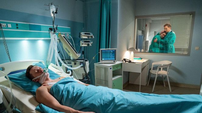 	Barwy szczęścia odc. 3131. Błażej Modrzycki (Piotr Ligienza), Łukasz (Michał Rolnicki), Weronika (Maria Świłpa)