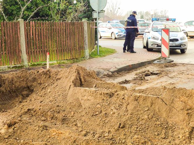 Piątnica. Ewakuacja mieszkańców. Znaleziono niewybuch. Na miejscu są saperzy z Orzysza