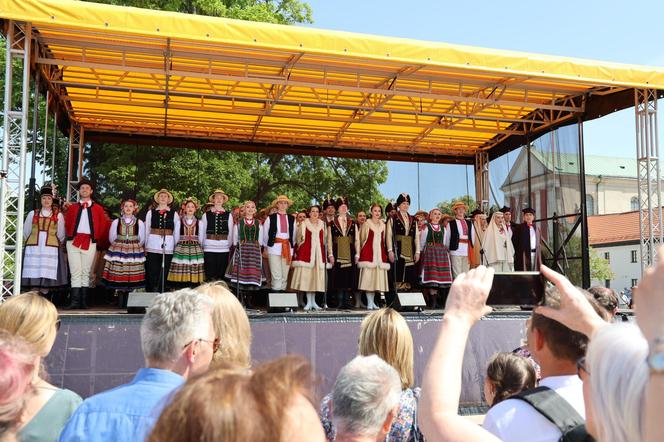 Piknik patriotyczny i koncert „Polskie Tańce Narodowe i Regionalne” na pl. Litewskim w Lublinie