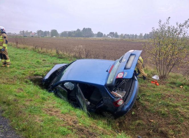 Pijany 19-latek rozbił golfa o betonowy przepust. Na pokładzie miał dwoje innych nastolatków