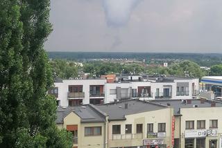 Trąba powietrzna na Śląsku?! Widok z Żor sieje postrach. Te ujęcia robią wrażenie! [WIDEO, ZDJĘCIA]