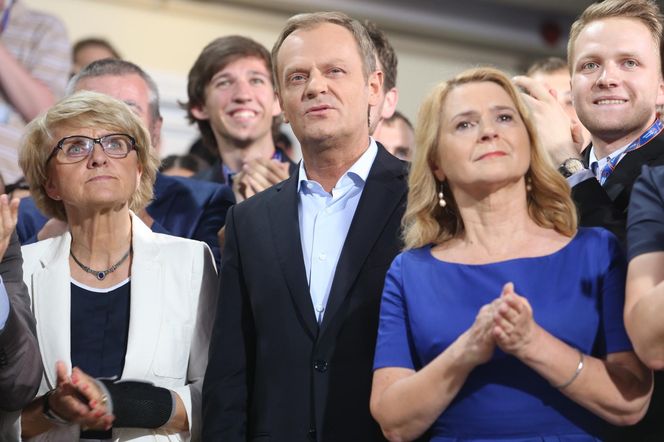 AI wybrała 5 najlepszych polityków w Polsce ostatnich 30 lat!