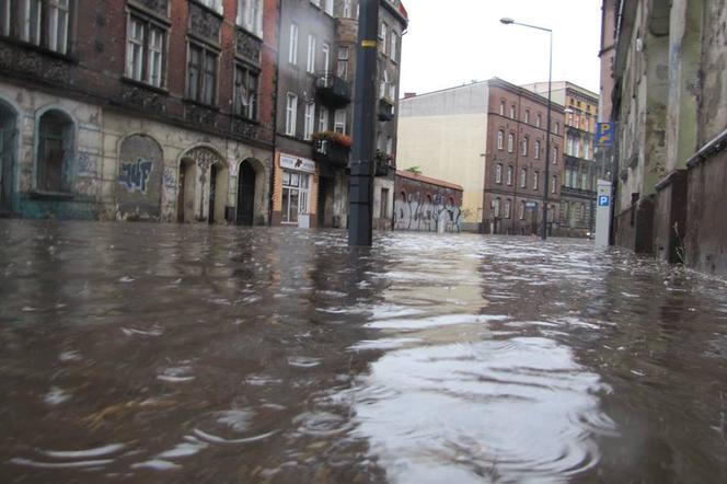 Bytom straci swoją Wenecję. Wreszcie przebudują ulicę, która tonie pod wodą 