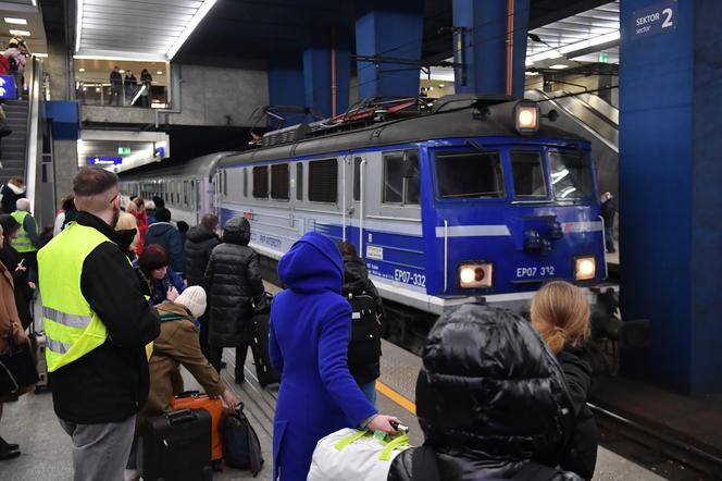 WIELKA AWARIA NA KOLEI. Tysiące osób z regionu łódzkiego spóźniły się lub nie dojadą do pracy