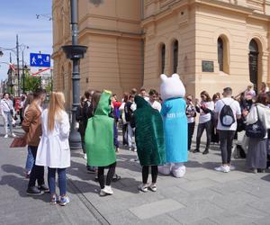 Pochód Juwenaliowy Łódzkich Uczelni. Studenci przejęli Łódź! [ZDJĘCIA]