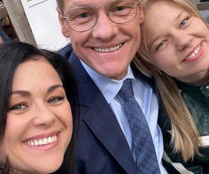 M jak miłość. Lenka (Olga Cybińska), Kinga (Katarzyna Cichopek), Piotrek (Marcin Mroczek)