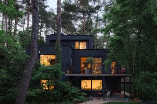 Życie w Architekturze 2025. Dom nad rzeką. SZCZ Jakub Szczęsny, architekci Jakub Szczęsny i Jan Dąbrowski