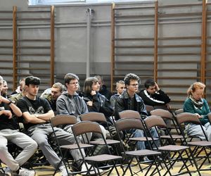 Dominik Dąbrowski spotkał się z młodzieżą III LO w Grudziądzu cz. I