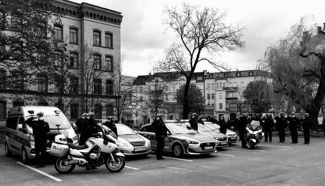 Tak policjanci z Poznania oddali hołd asp. Michałowi Kędzierskiemu. Wzruszające wideo i zdjęcia