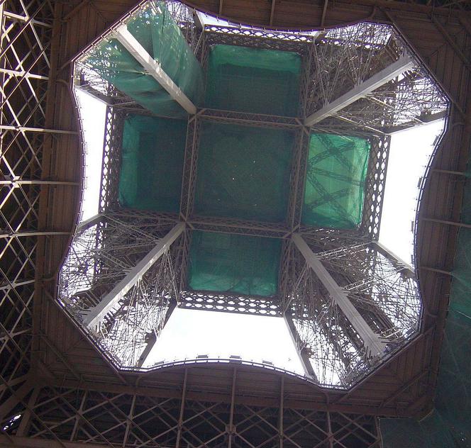 Wieża Eiffla w 2019 roku obchodzi 130-lecie