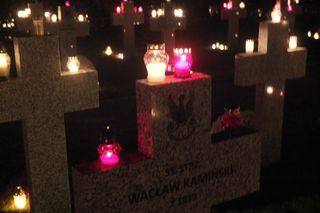 Lublin. Wszystkich Świętych i Dzień Zaduszny 2024. Jak wyglądają nekropolie po zmroku?