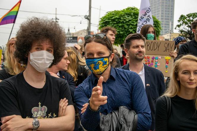 Katowice: Tłumy na proteście społeczności LGBT. "Ludzie to nie ideologia!" 