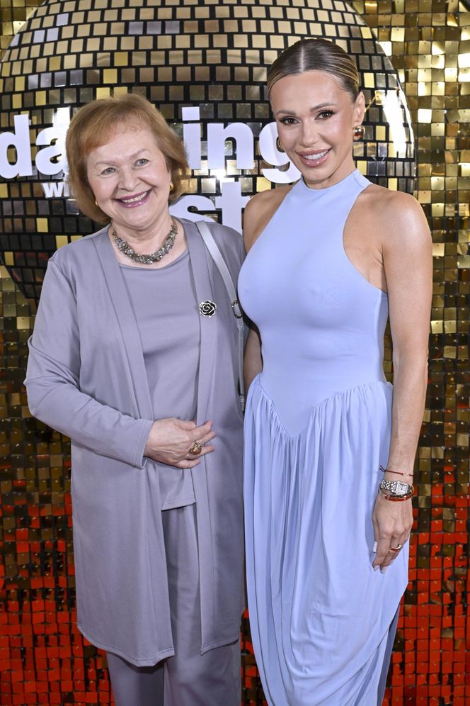 Doda z mamą i Jeleniewska z chłopakiem. Gwiazdy odwiedziły pierwszy odcinek "Tańca z Gwiazdami"
