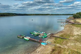 Znikające jezioro Głębokie w Lubuskiem. Kiedyś odpoczywały tam setki osób!