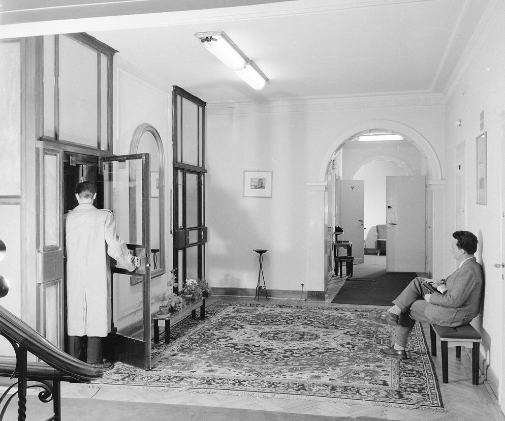 Hotel Warszawa w Prudentialu w latach 50.
