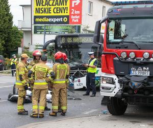 Wypadek autobusu i radiowozu w Szczecinie! Przynajmniej 9 osób poszkodowanych