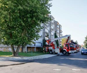 Pożar w bloku w Ostrowie Wielkopolskim. Nie żyje jedna osoba, 10 jest rannych