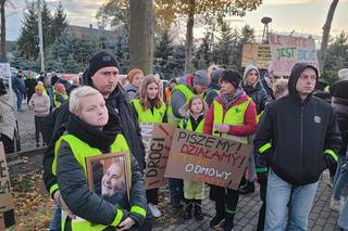 Protest na DK nr 80 po wypadku, w którym zginął 15-letni Kuba. Mieszkańcy zablokowali drogę
