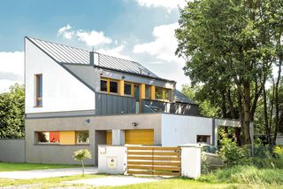 Bryła i wnętrza nietypowego domu