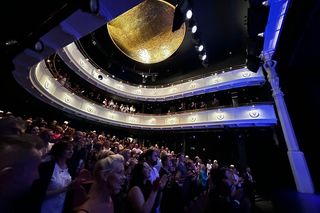 „Dzika Róża 2025” rozdana! Publiczność i dziennikarze wybrali najlepsze spektakle Teatru Żeromskiego w Kielcach